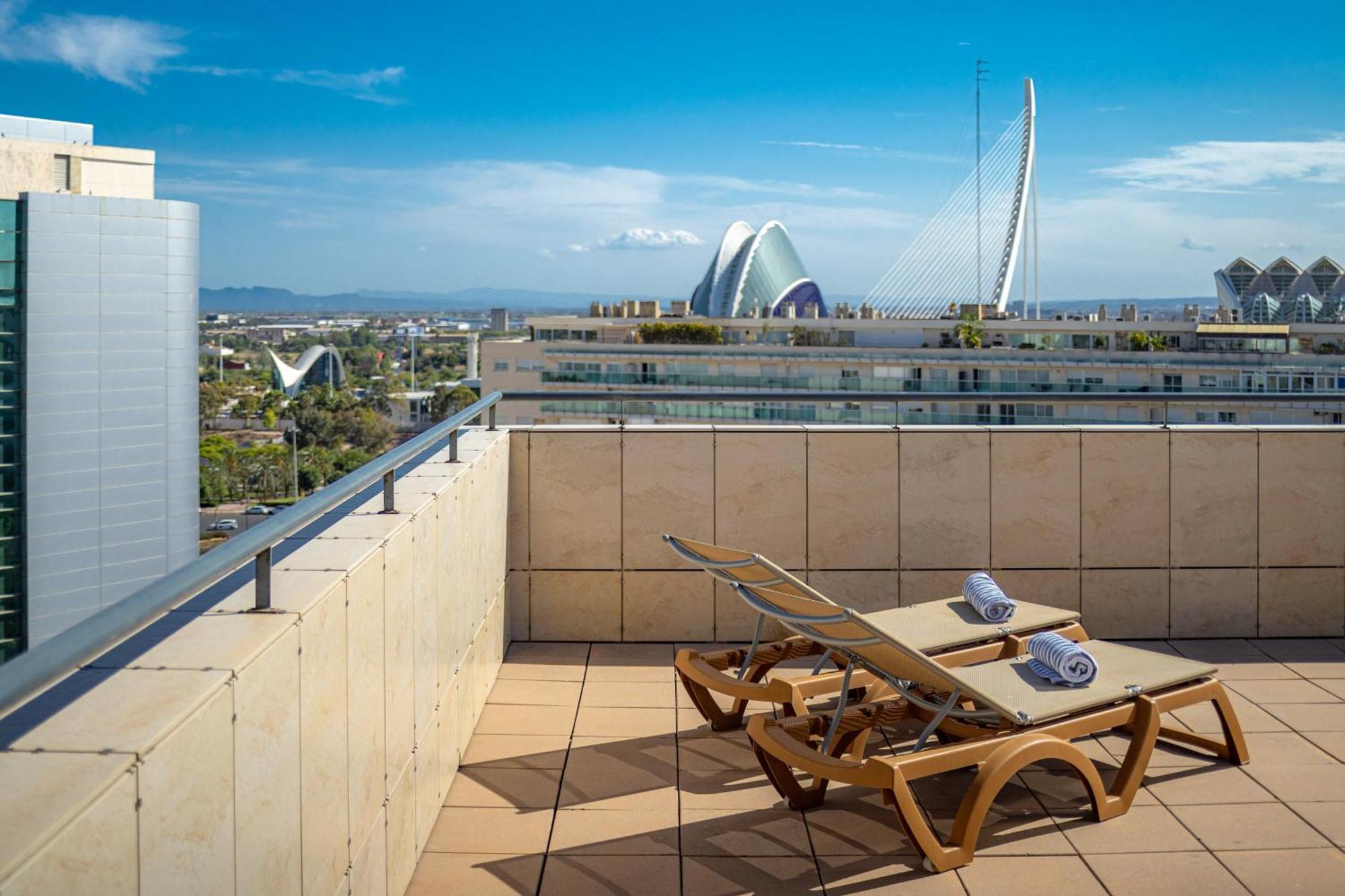 Hotel Valencia Oceanic Affiliated by Meliá Esterno foto